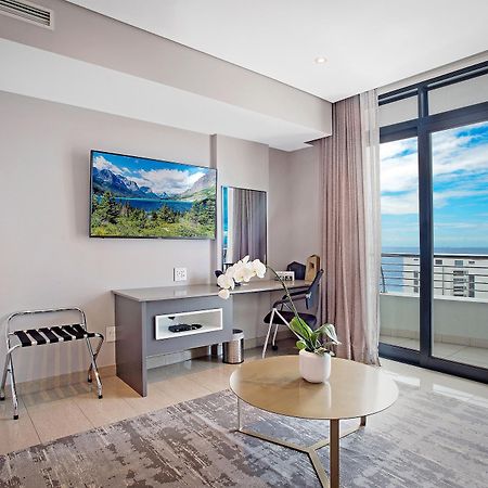 The Capital Pearls Hotel Дърбан Екстериор снимка A living room at the Hilton San Diego Bayfront